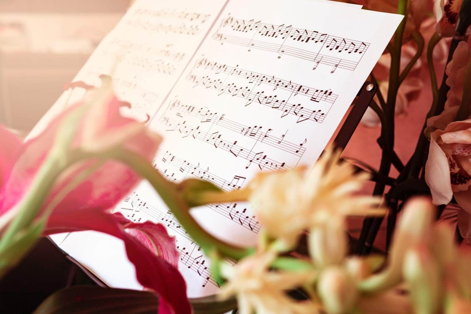 muzyka i kwiaty na pogrzeb